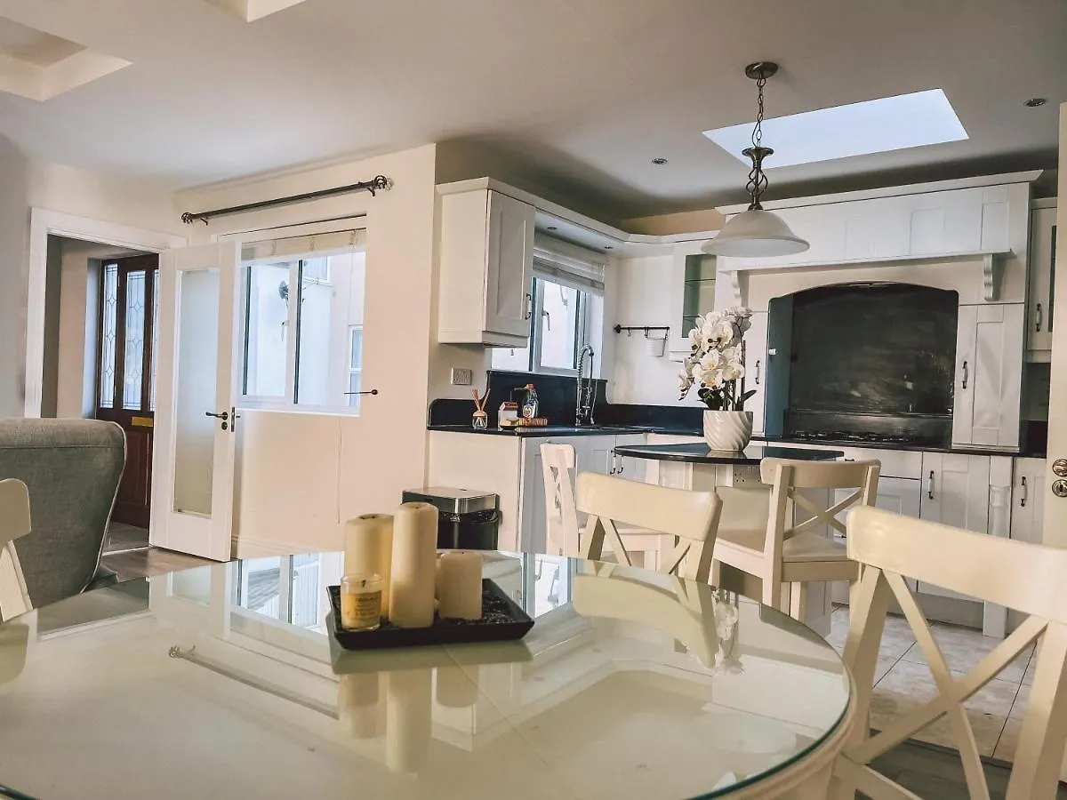 Broc House Apartment Dublin 4*,